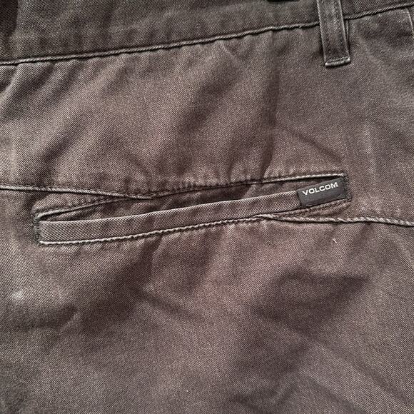 Volcom grey chino shorts sz 36 - Picture 3 of 8